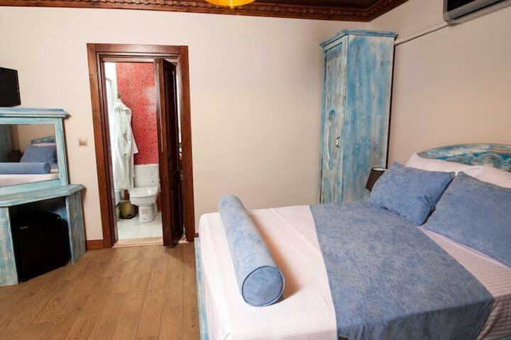 Room 3 of 26
