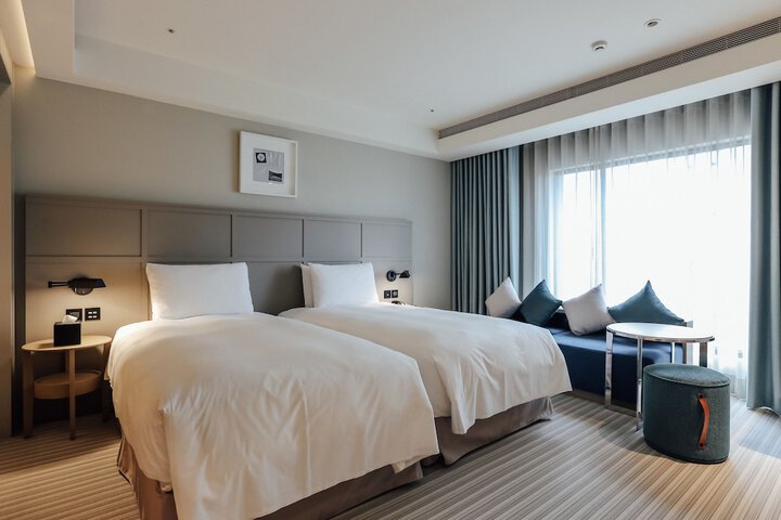 Room 15 of 83