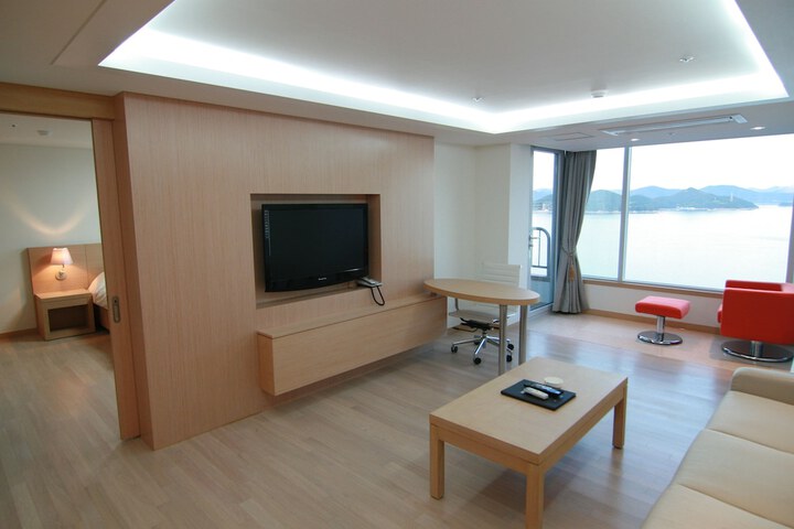Room 15 of 45