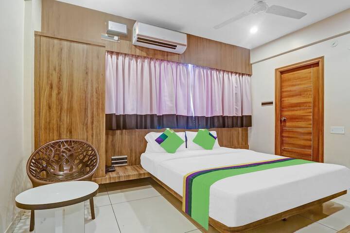 Room 8 of 31