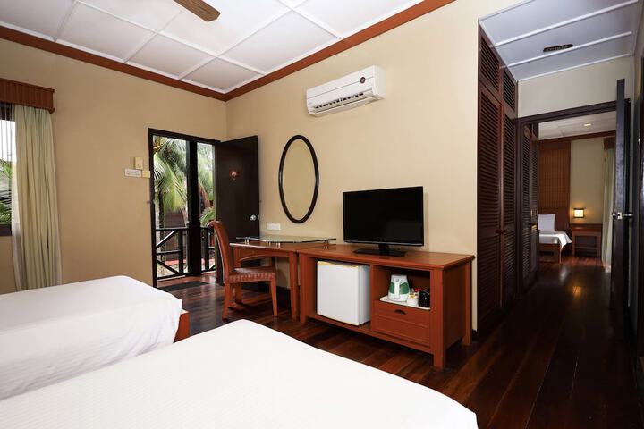 Room 6 of 46