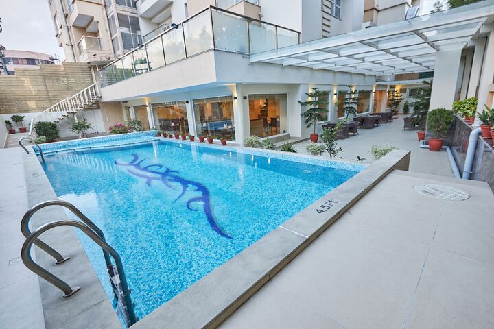 Pool 64 of 119