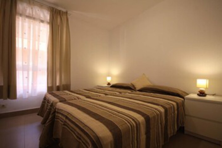 Room 12 of 16