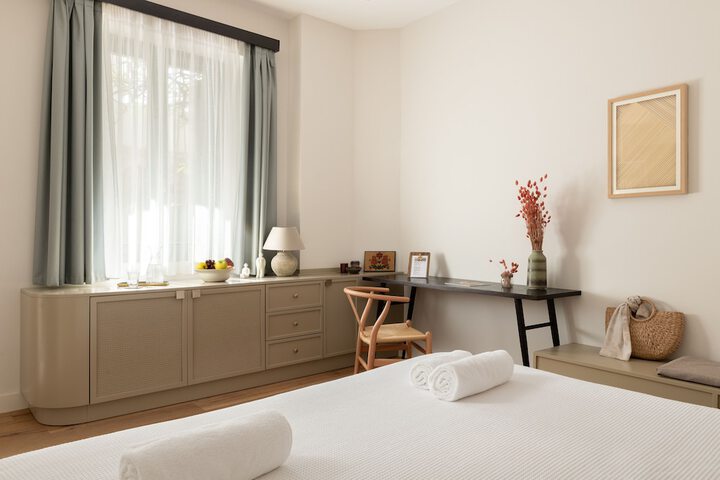 Room 3 of 40