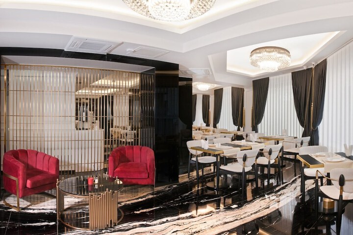 Dining 44 of 70