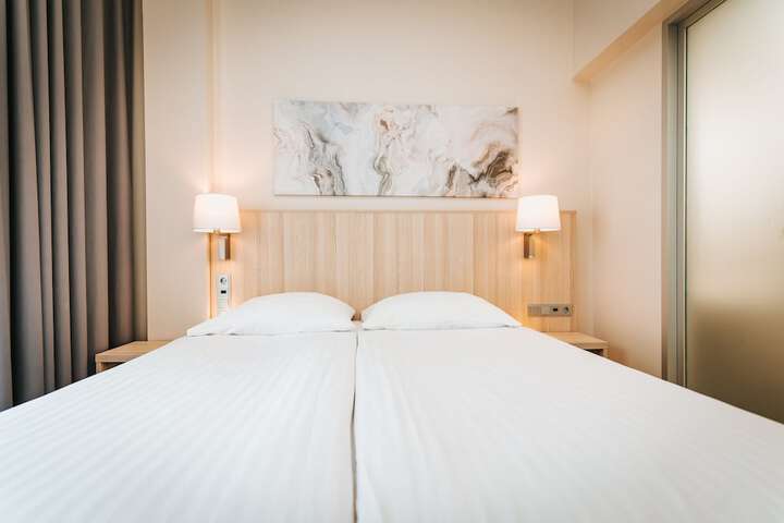 Room 32 of 108