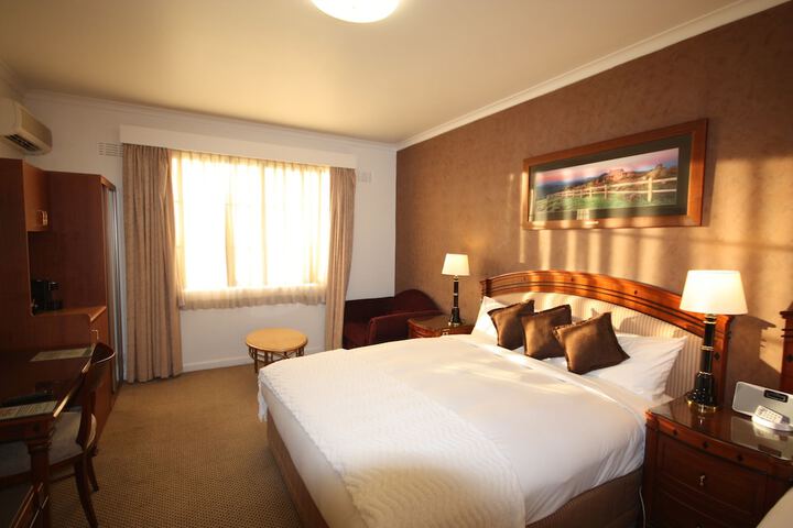 Room 8 of 40