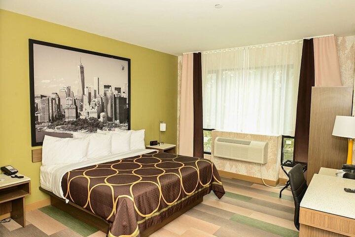Room 14 of 27