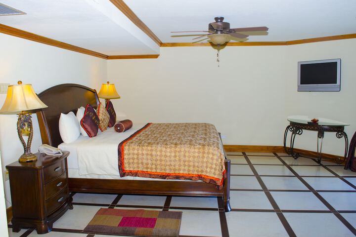 Room 12 of 62