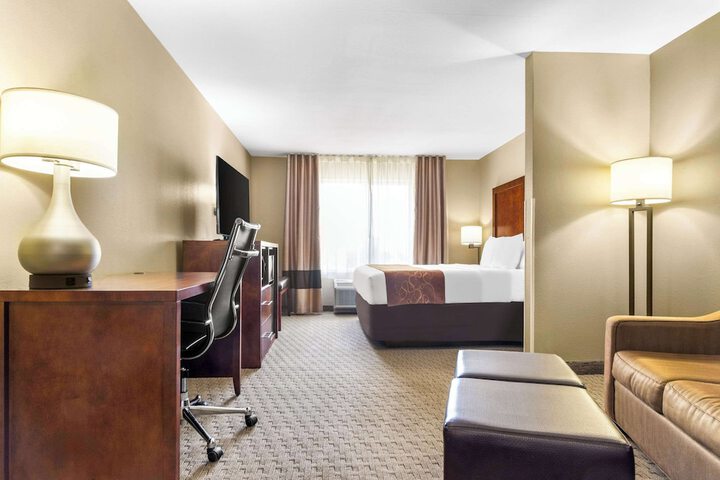 1 King Bed Suite (18 of 26)