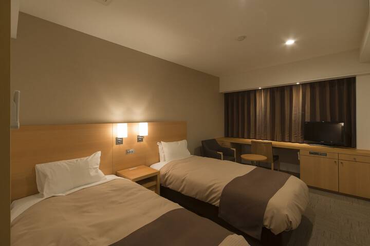 Room 11 of 43