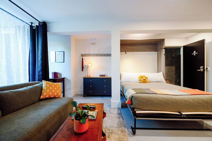 Room 38 of 172