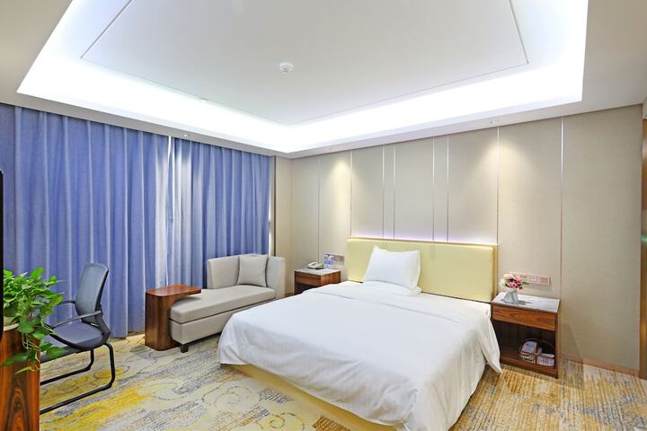 Room 17 of 44