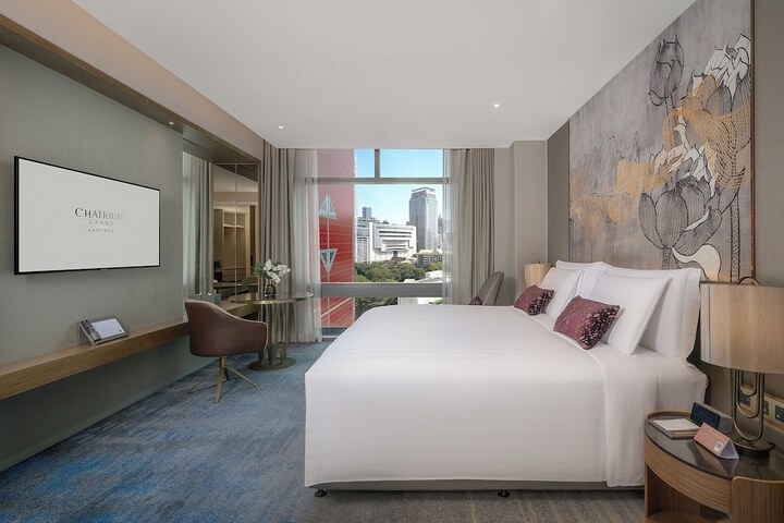 Room 33 of 261
