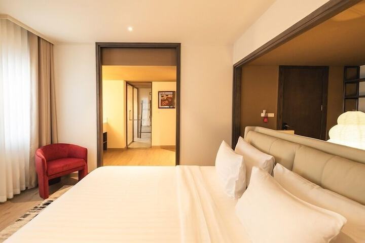 Room 13 of 73