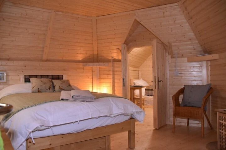 Room 8 of 32