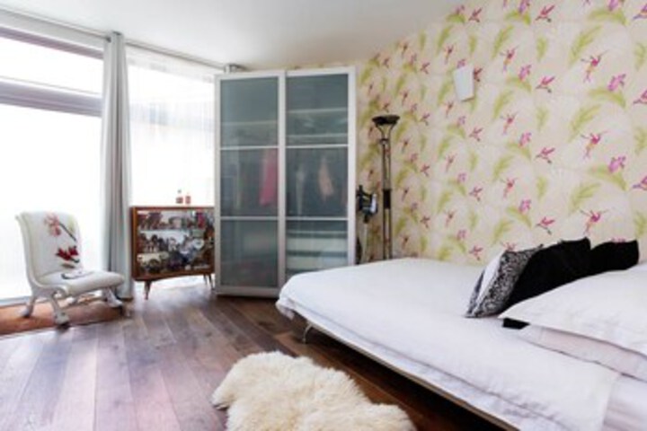 Room 13 of 19