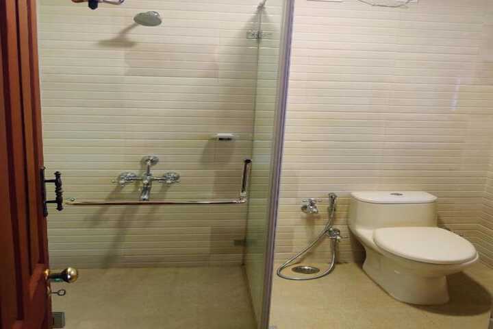Room 11 of 21