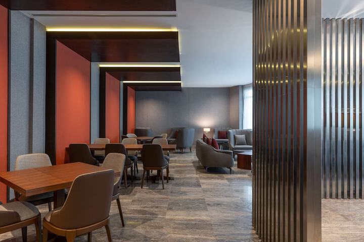 Lounge 89 of 108