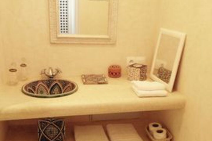 Room 3 of 40