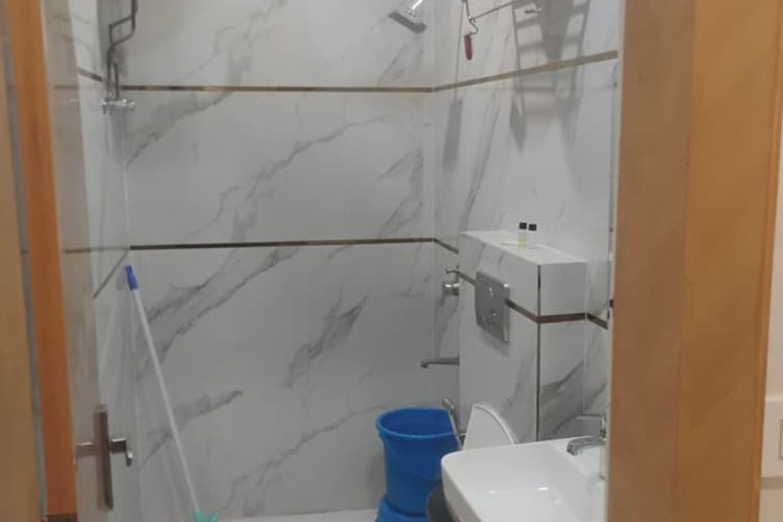 Room 10 of 25