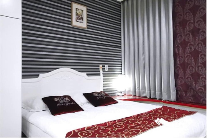 Room 46 of 98