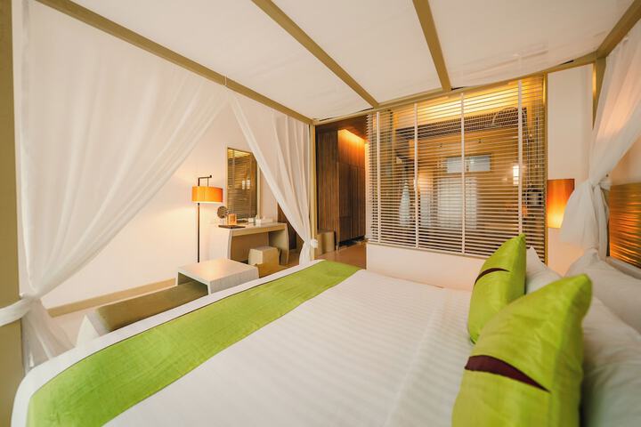Room 26 of 150