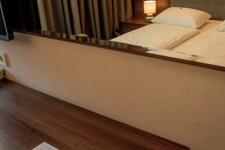 Room 43 of 127