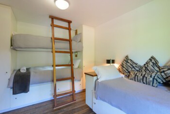 Room 14 of 27