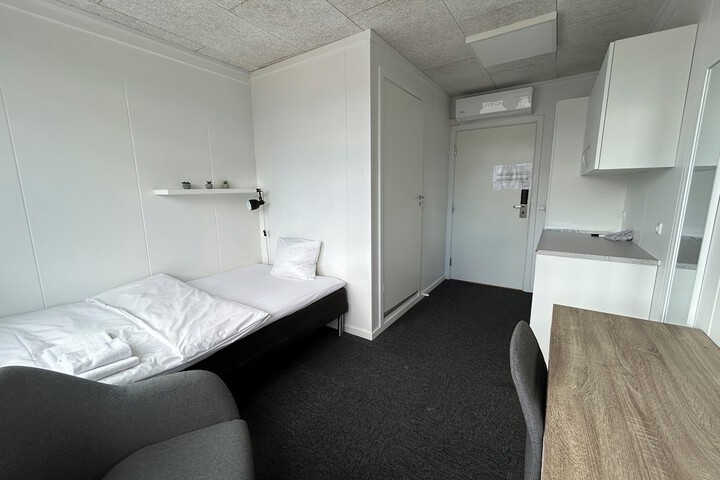Room 10 of 36