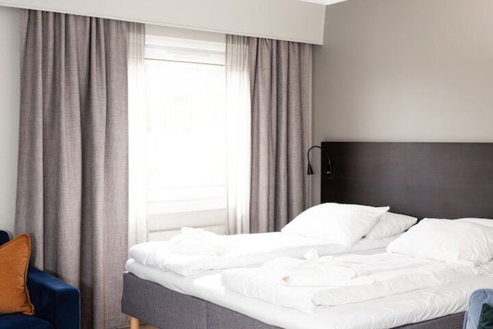 Room 28 of 61