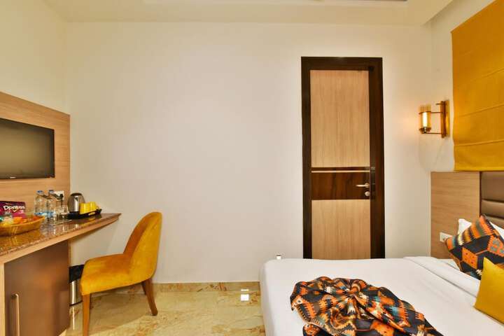 Room 10 of 51