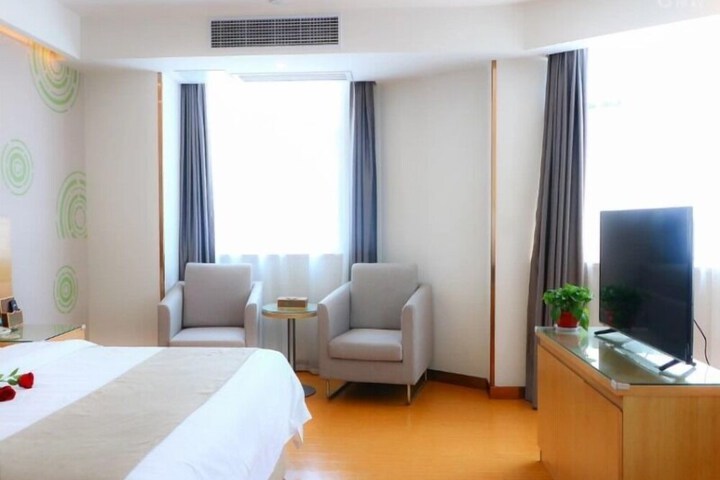Room 8 of 38