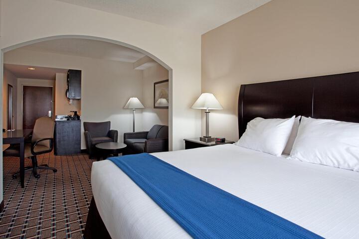 2 Queen Beds Suite Addl Living Area (3 of 5)