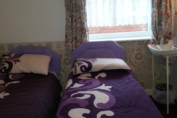 Room 32 of 72