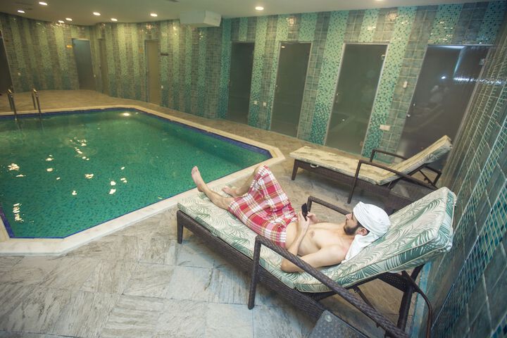 Pool 33 of 52