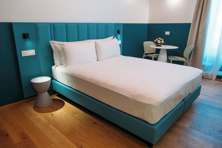 Room 121 of 188
