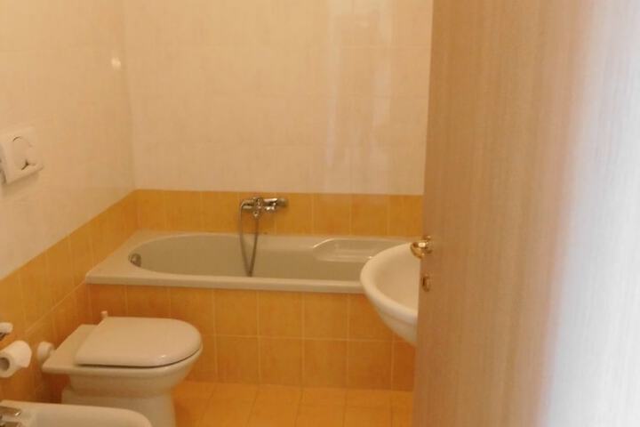 Room 166 of 172