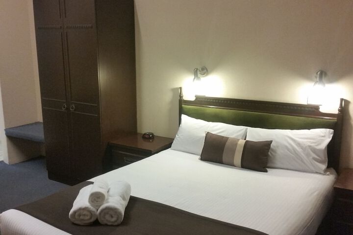 Room 5 of 79