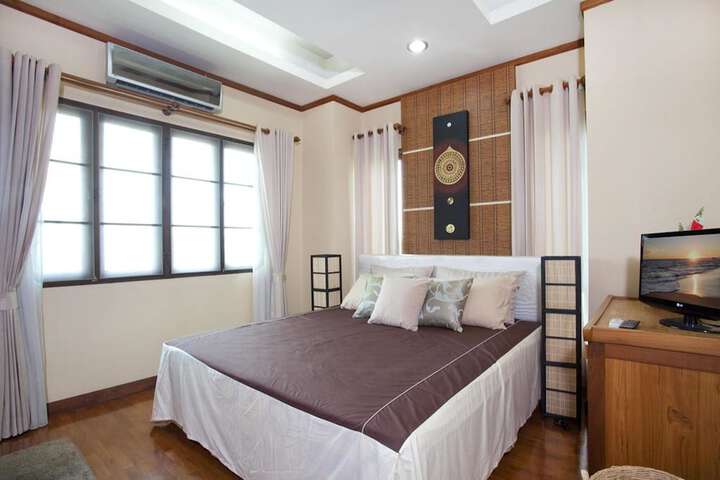 Room 9 of 31