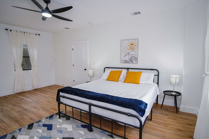 Room 32 of 34