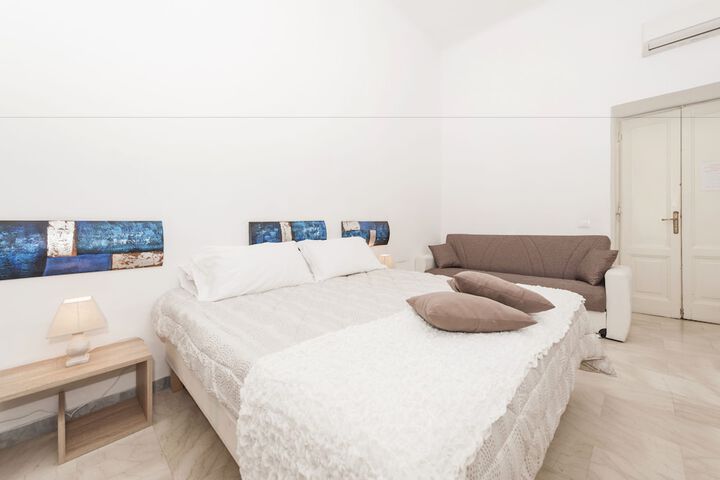 Room 8 of 20