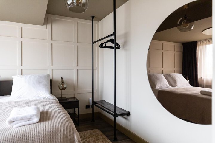 Room 27 of 39