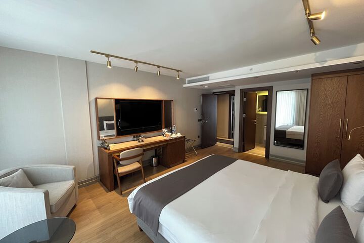Room 12 of 129