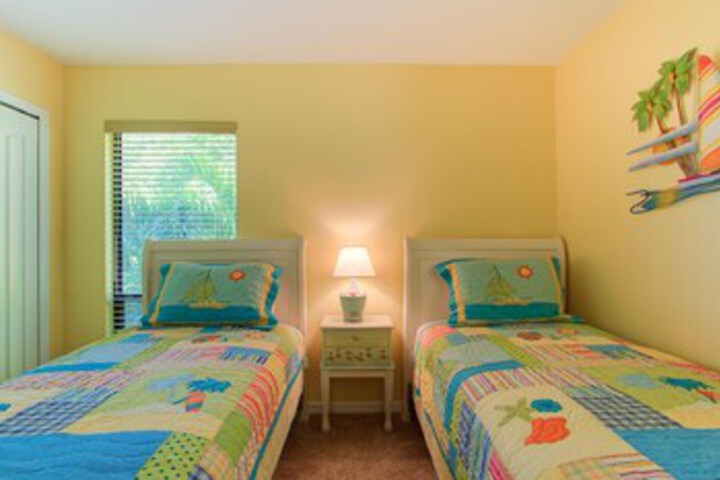 Room 35 of 47