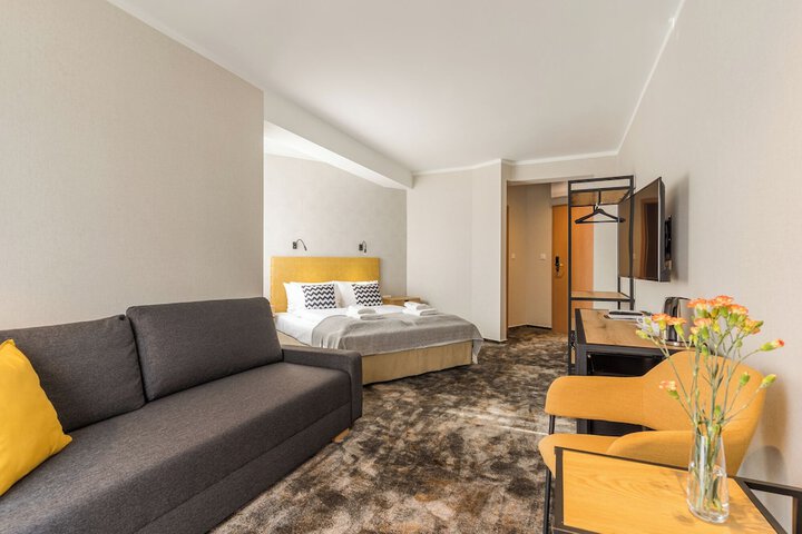 Room 16 of 51