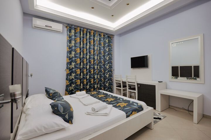 Room 9 of 52