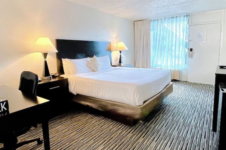 Room 16 of 41