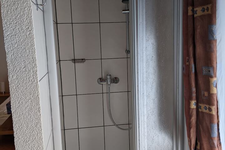 Room 17 of 39