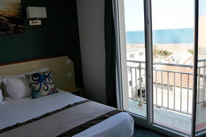 Room 11 of 35